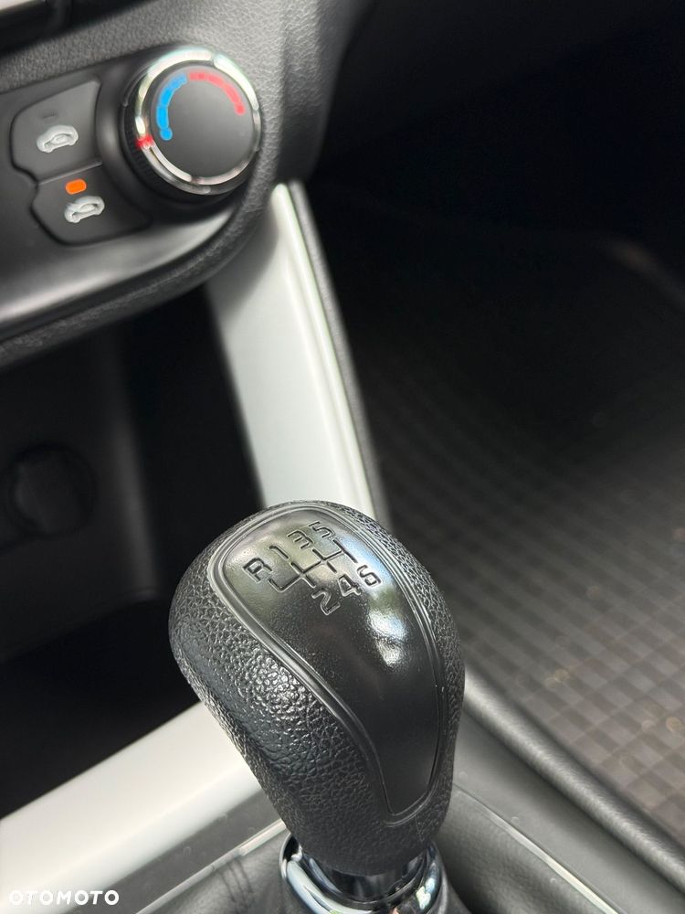 Kia Ceed - 11