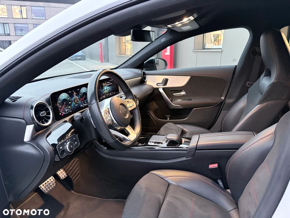 Mercedes-Benz CLA 220 AMG Line 7G-DCT - 15