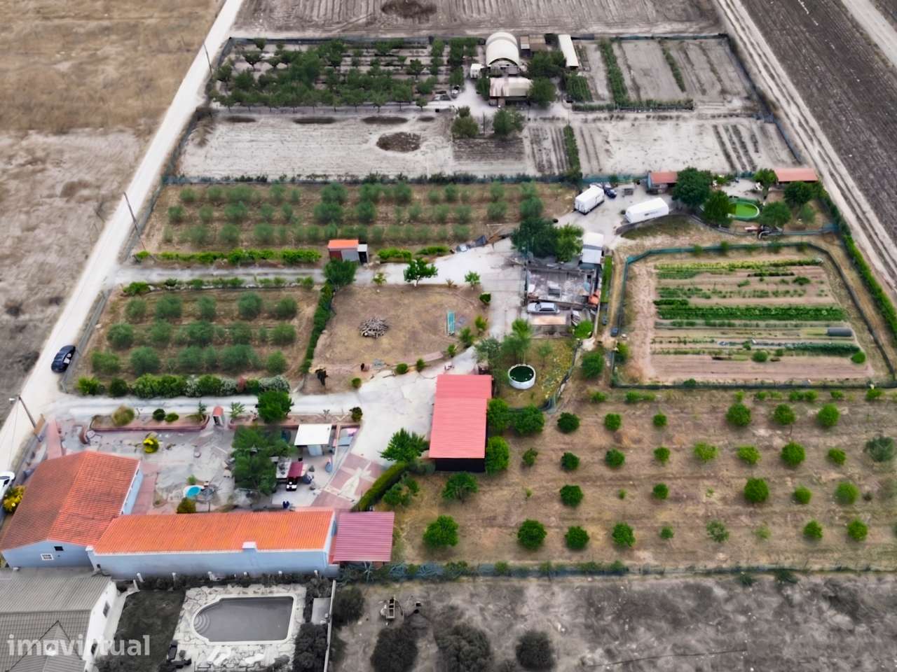 Moradia T4 c/ furo inserida em 8.400 m² terreno - Grande imagem: 5/24