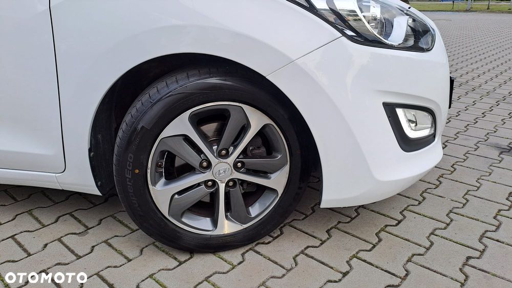 Hyundai i30 1.6 GDI Premium - 11