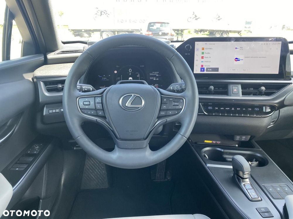 Lexus UX 300h F Sport Design - 15