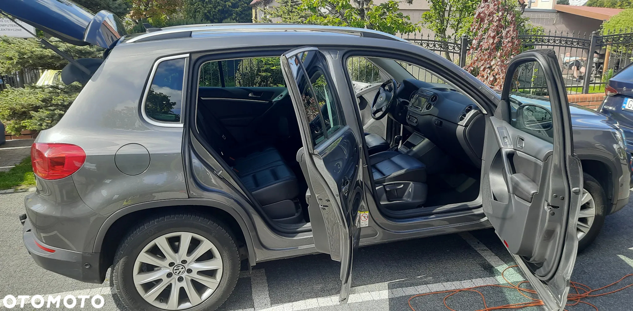 Volkswagen Tiguan - 2
