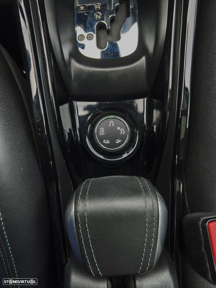 Peugeot 2008 1.2 PureTech Allure EAT6 - 41