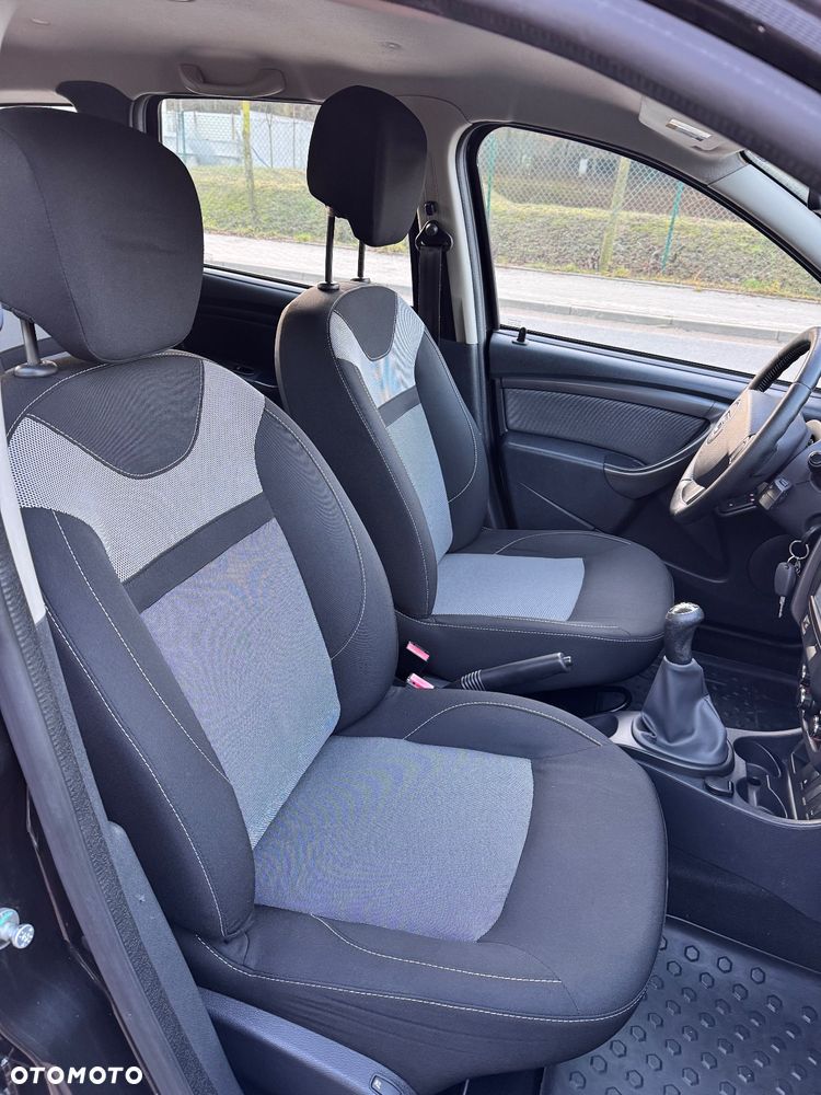 Dacia Duster 1.6 SCe Laureate S&S - 14