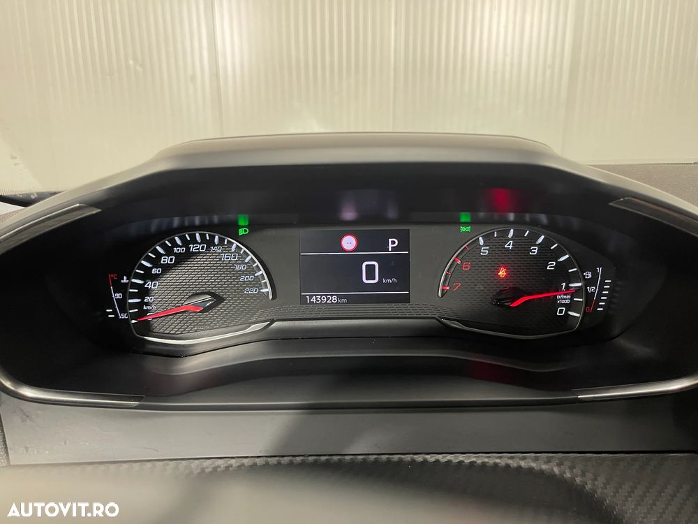 Peugeot 2008 BlueHDi 130 EAT8 Active - 28