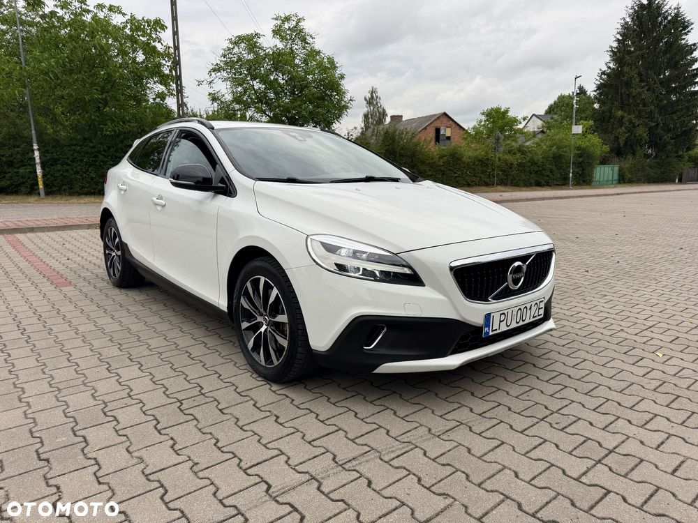 Volvo V40 Cross Country T3 Drive-E Dynamic Edition - 2