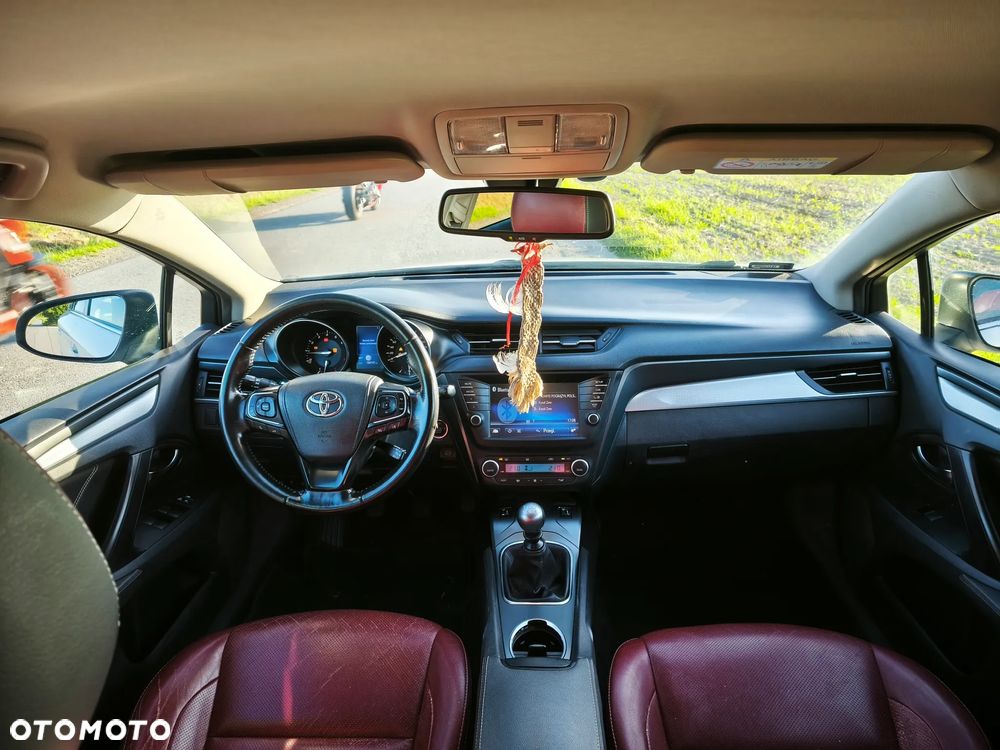 Toyota Avensis 1.8 Selection - 11