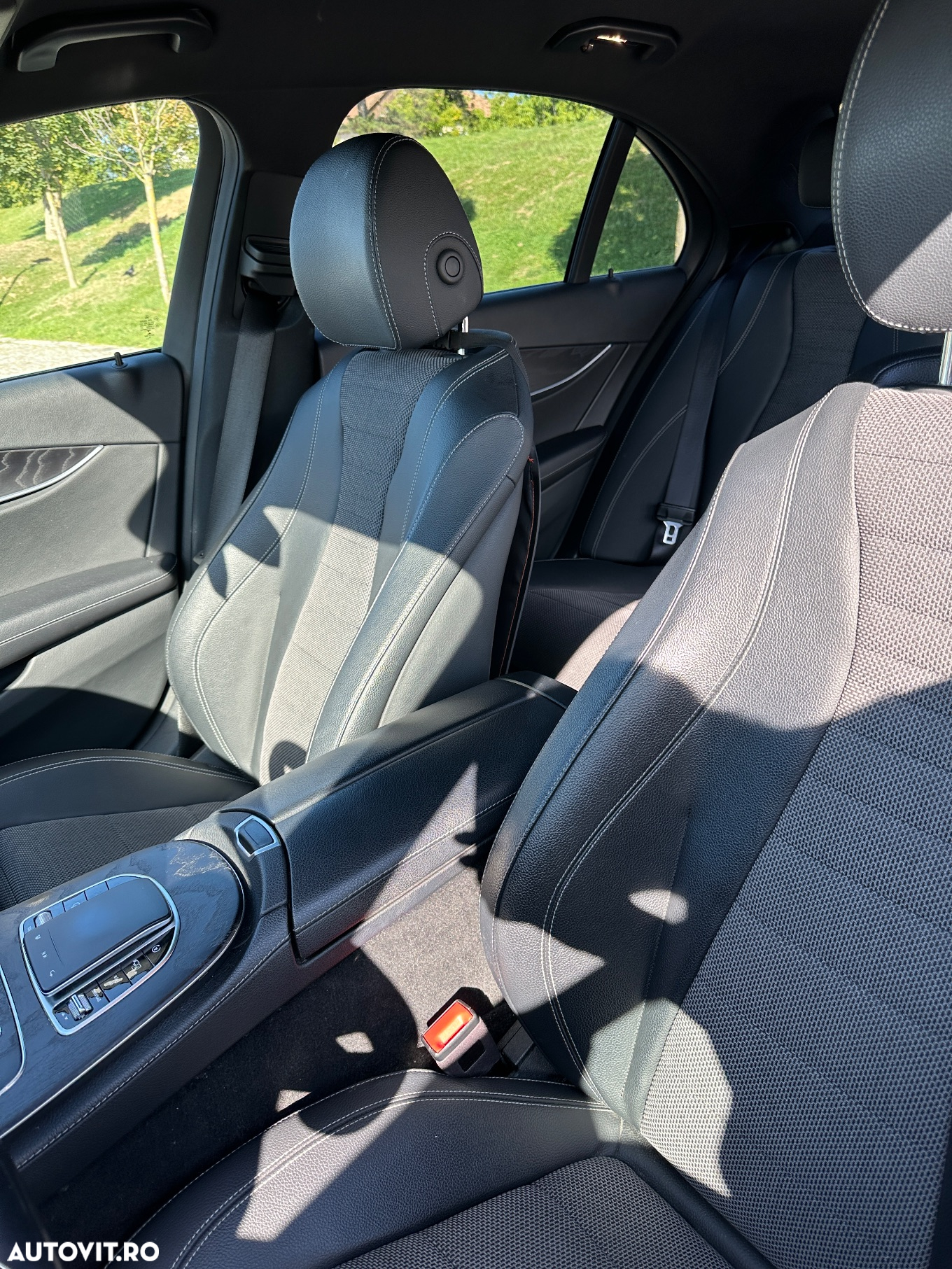 Mercedes-Benz E 200 4Matic T 9G-TRONIC Avantgarde - 12