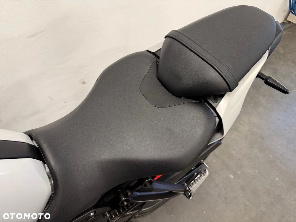 Yamaha MT - 27