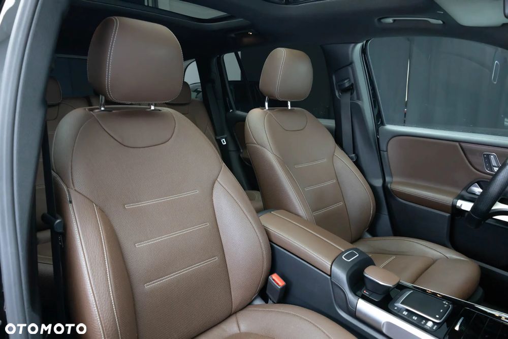 Mercedes-Benz GLB - 18