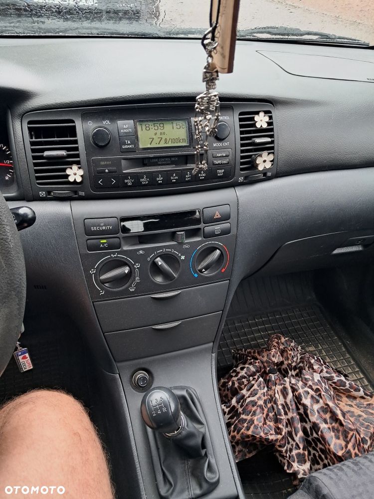 Toyota Corolla - 6
