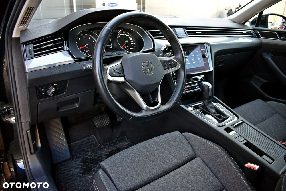 Volkswagen Passat - 10