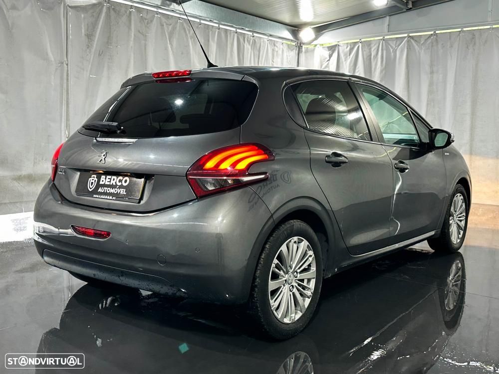 Peugeot 208 1.2 PureTech Allure - 5