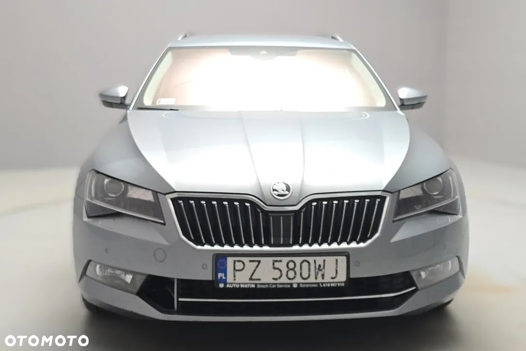 Skoda Superb 2.0 TDI 4x4 L&K DSG - 8