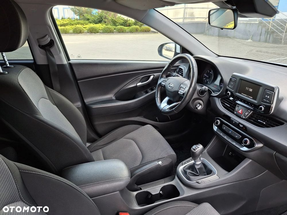 Hyundai i30 1.6 D Classic + - 11