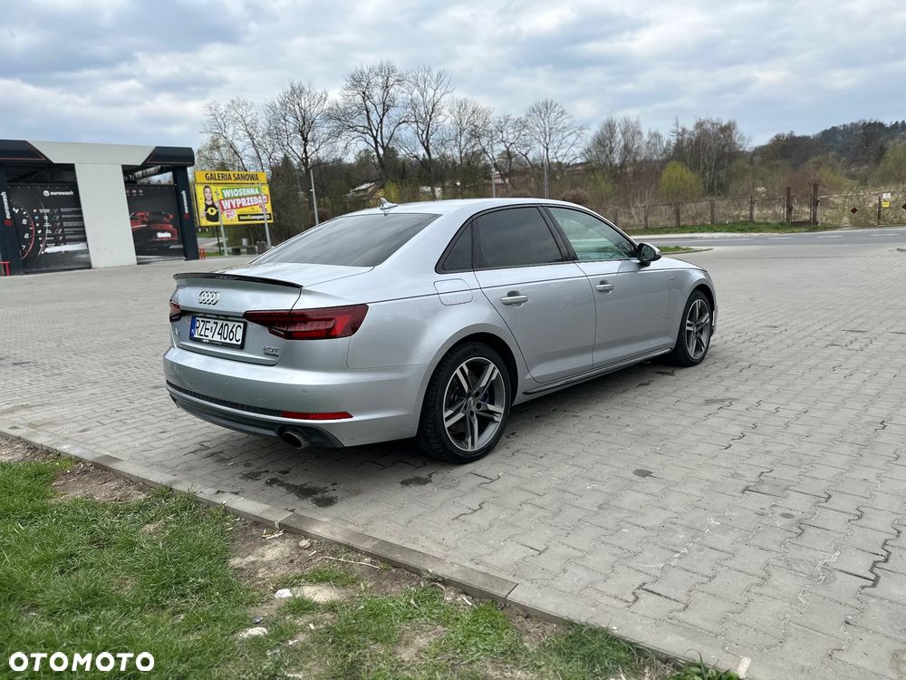 Audi A4 Limousine - 13