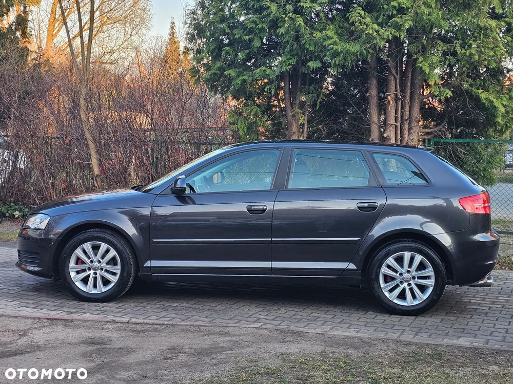 Audi A3 Sportback 1.4 TFSI Attraction - 4