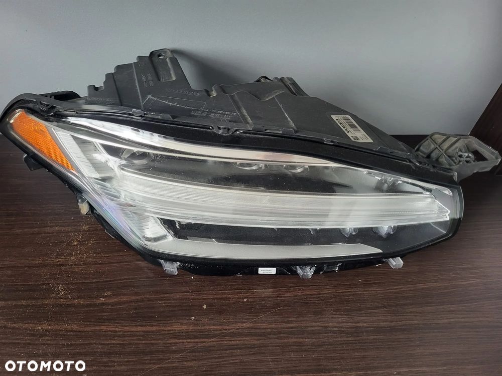 Volvo xc90 lampa xenon prawy przod kompletna stan idealny usa - 1