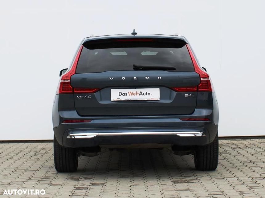 Volvo XC 60 B4 D AWD Plus Bright - 4