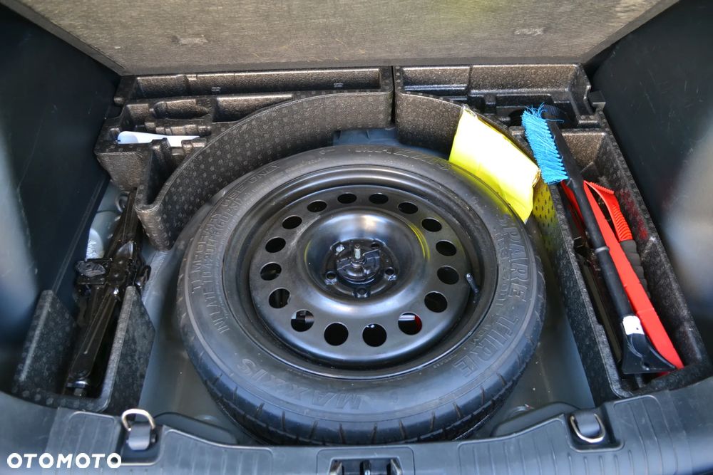 Ford Kuga 2.5 FHEV AWD Titanium - 21