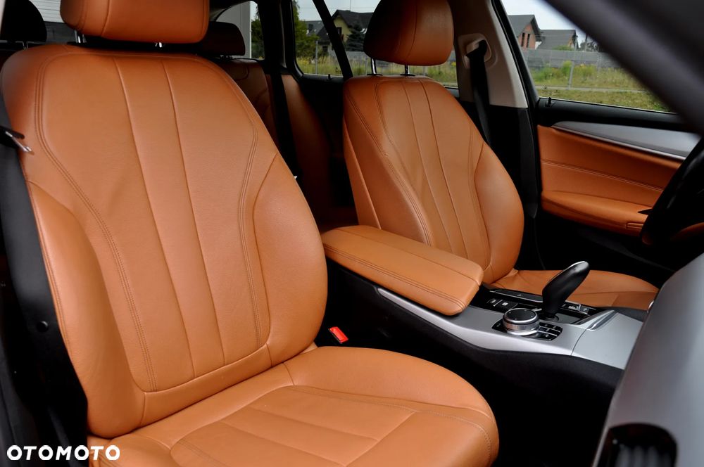BMW Seria 5 520d xDrive - 14