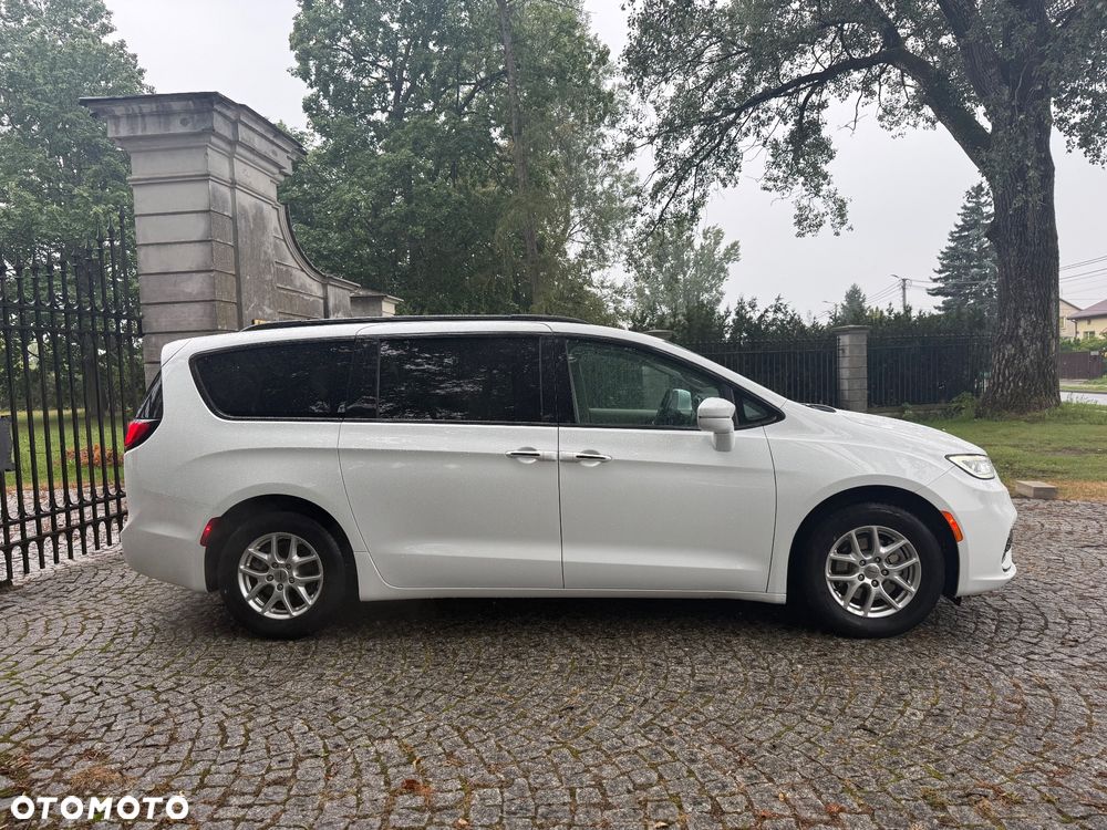 Chrysler Pacifica - 10
