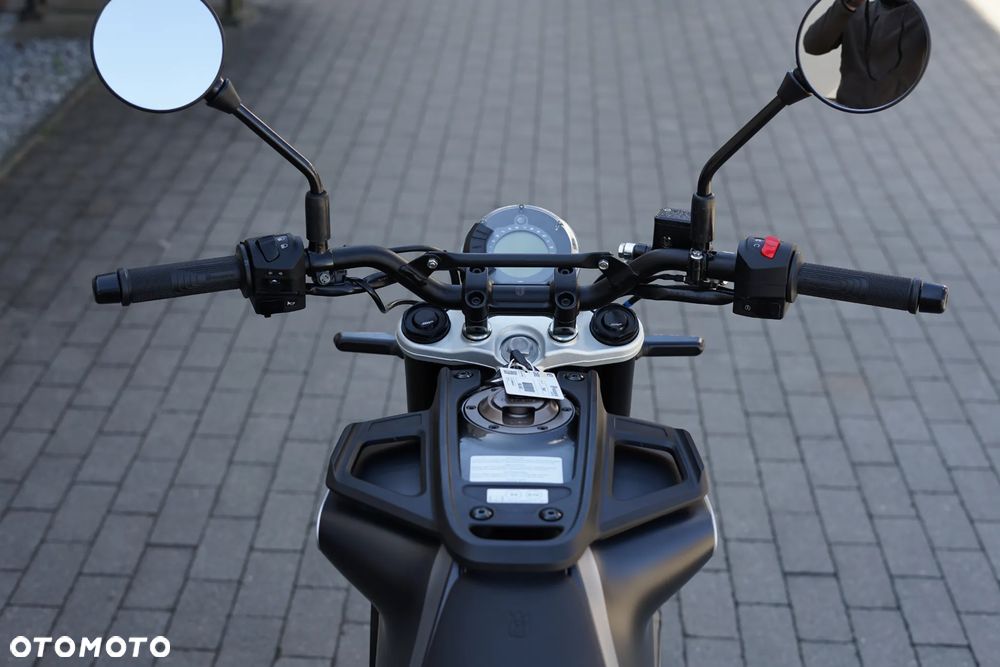 Husqvarna Svartpilen - 16