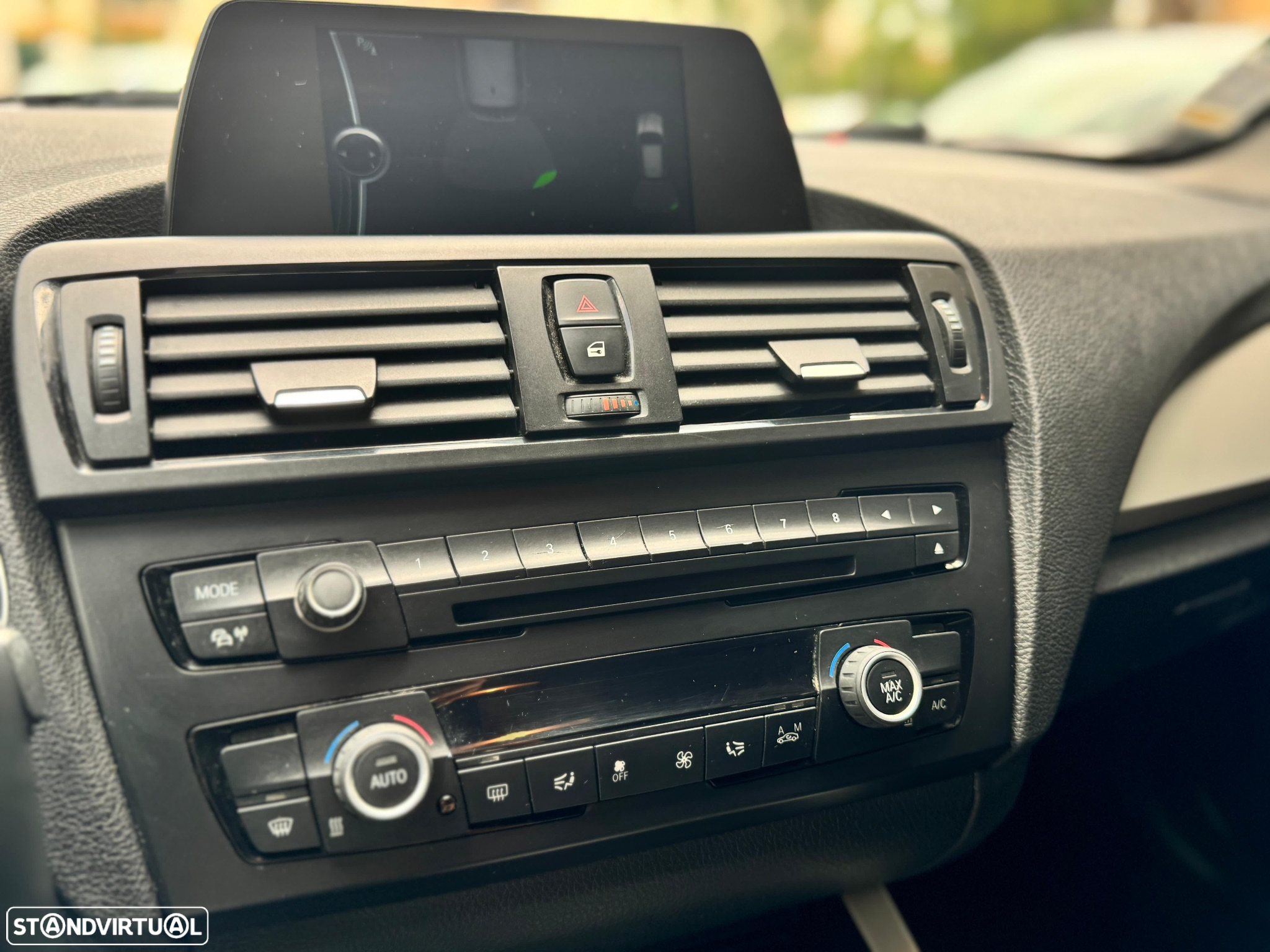 BMW 118 dA Line Sport - 12