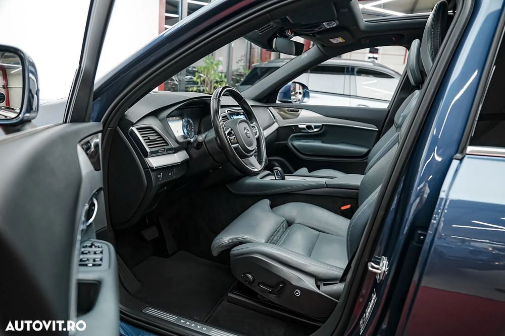 Volvo XC 90 B5 D AWD Geartronic Momentum Pro - 4