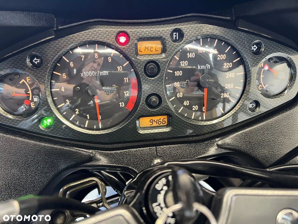Suzuki GSX - 30