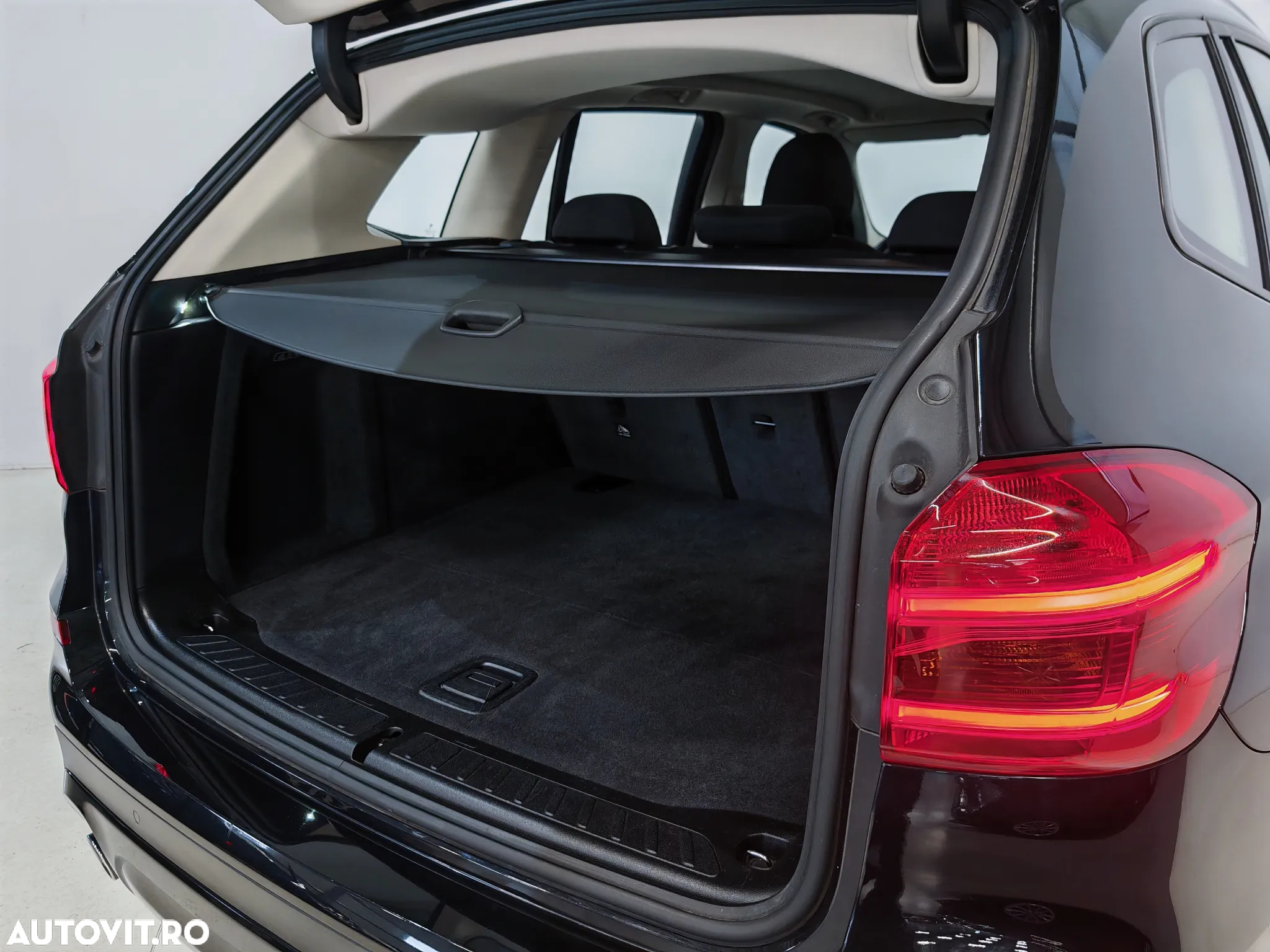 BMW X3 sDrive18d AT MHEV - 33