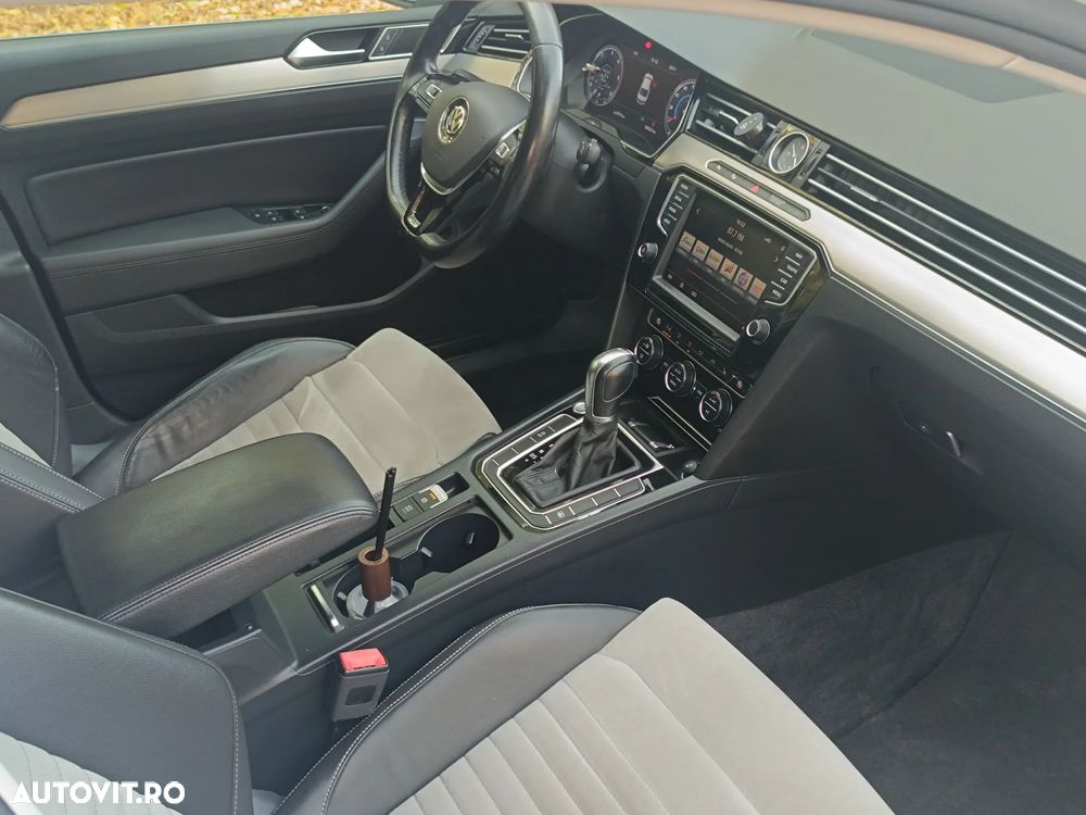Volkswagen Passat 2.0 TDI DSG Highline - 8