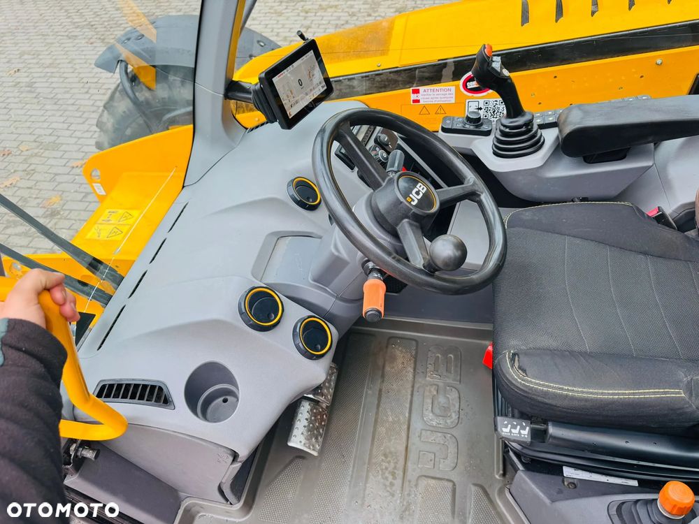 JCB 532-70 AGRI SUPER - 17