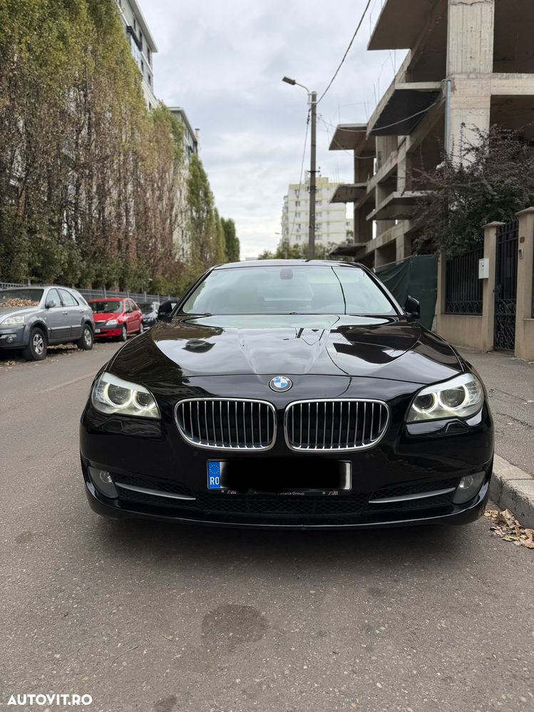BMW Seria 5 525d xDrive - 33