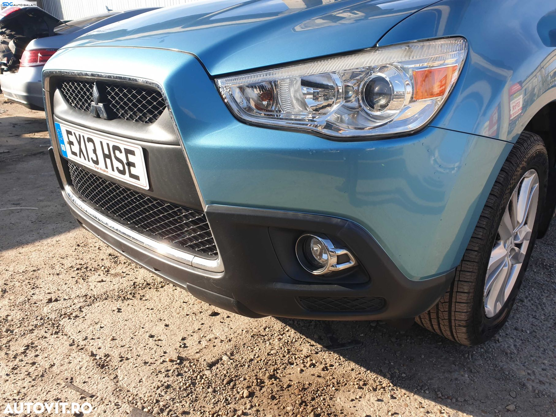 Bara Spoiler Fata cu Grila cu Emblema si Grile Proiectoare Mitsubishi ASX NFL Non Facelift 2010 - 2012 Culoare D17 [K0557] - 2