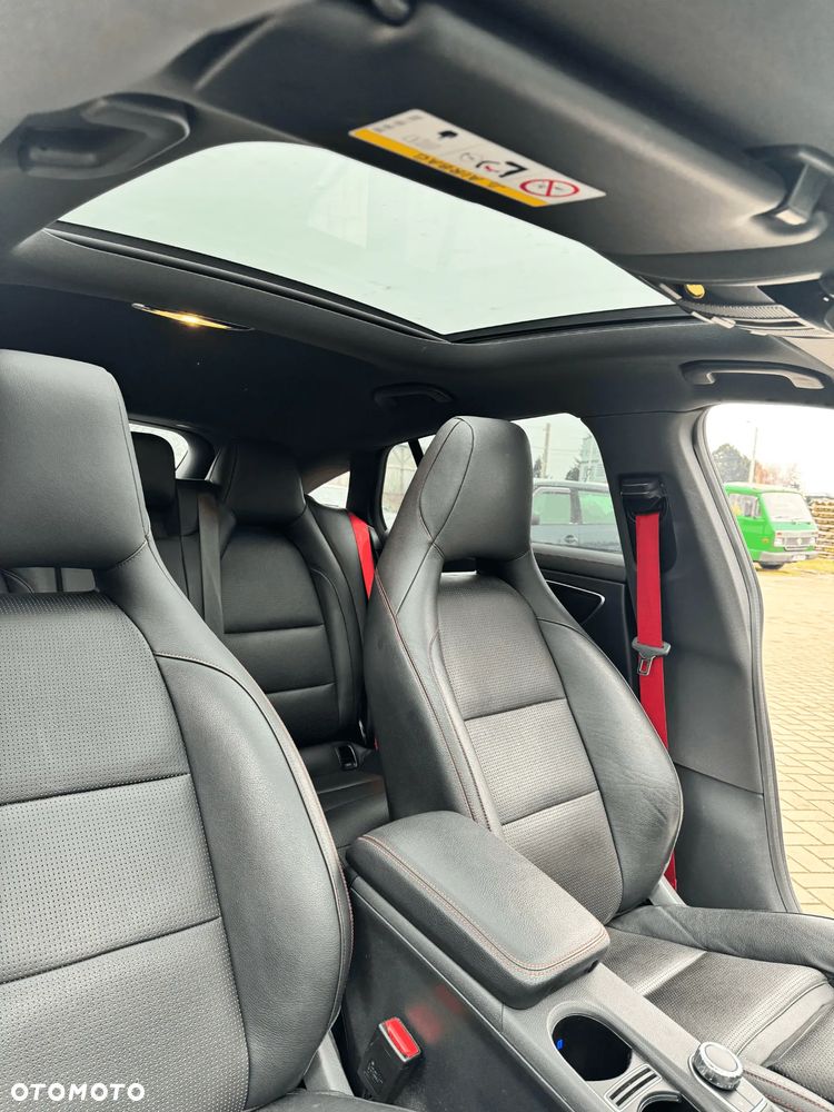 Mercedes-Benz CLA AMG 45 4Matic 7G-DCT - 13