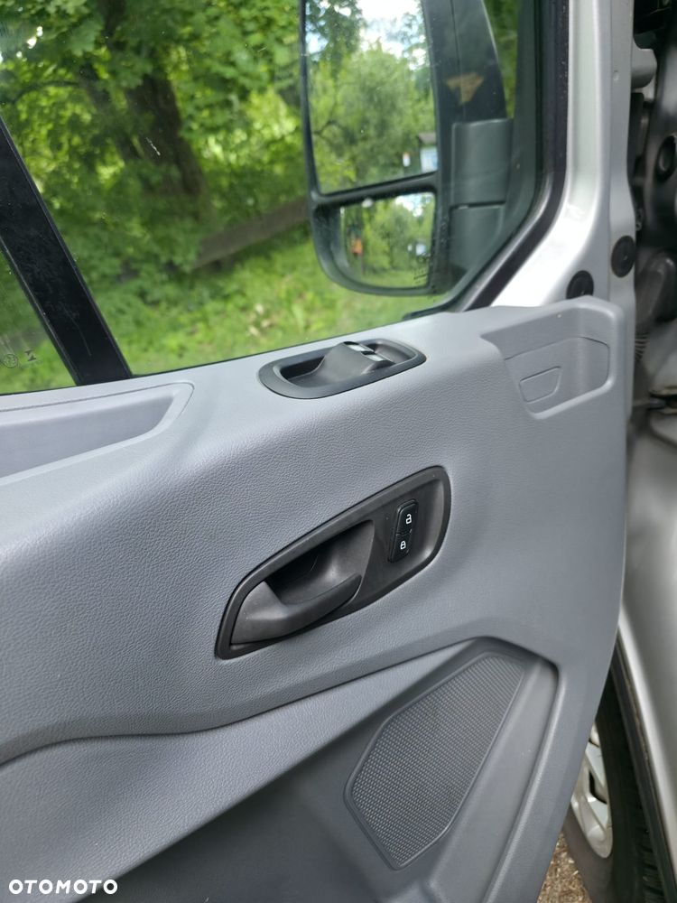 Ford Transit - 12