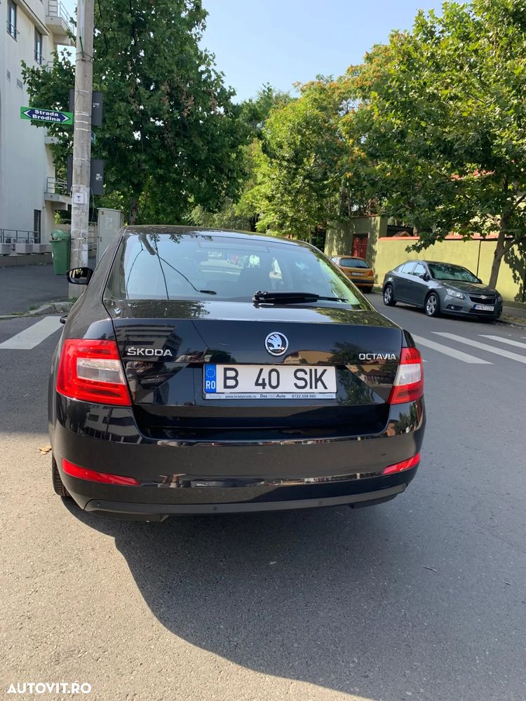 Skoda Octavia 2.0 TDI DSG Style - 7