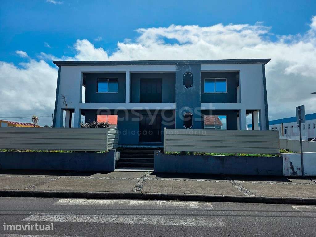 Apartamento T2 Novo · Rés do Chão · Madalena, Pico - Grande imagem: 2/21