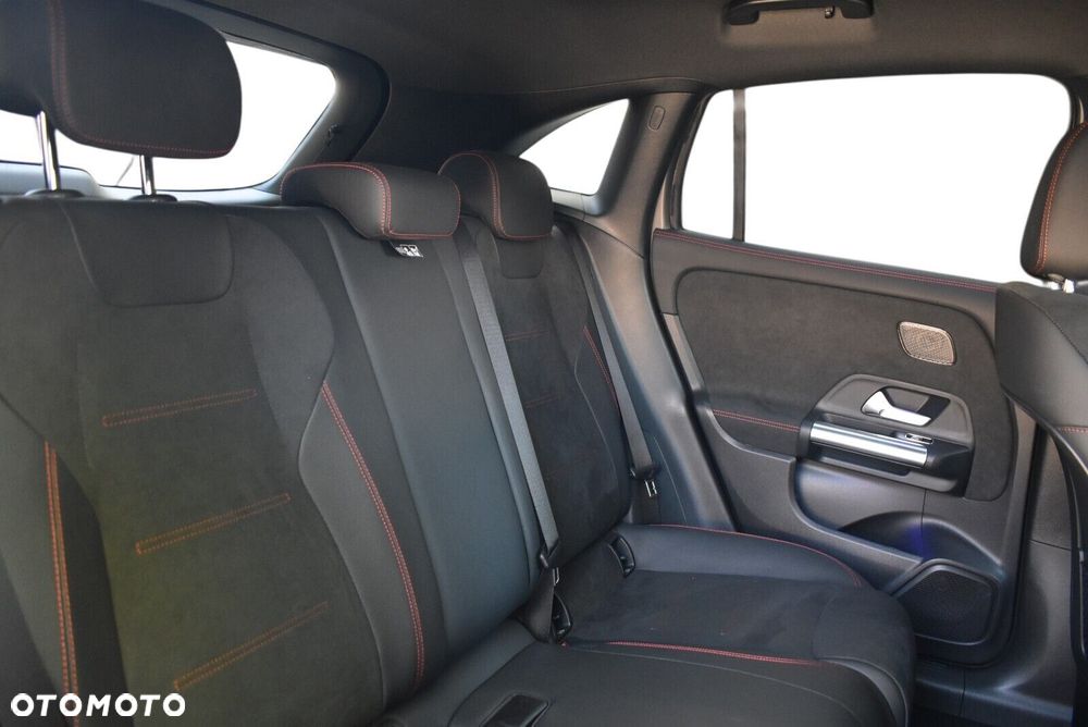 Mercedes-Benz GLA 200 d AMG Line 8G-DCT - 10