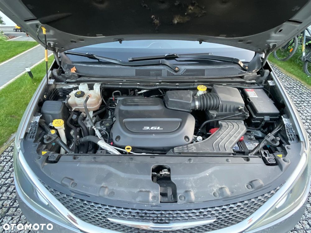 Chrysler Pacifica - 21