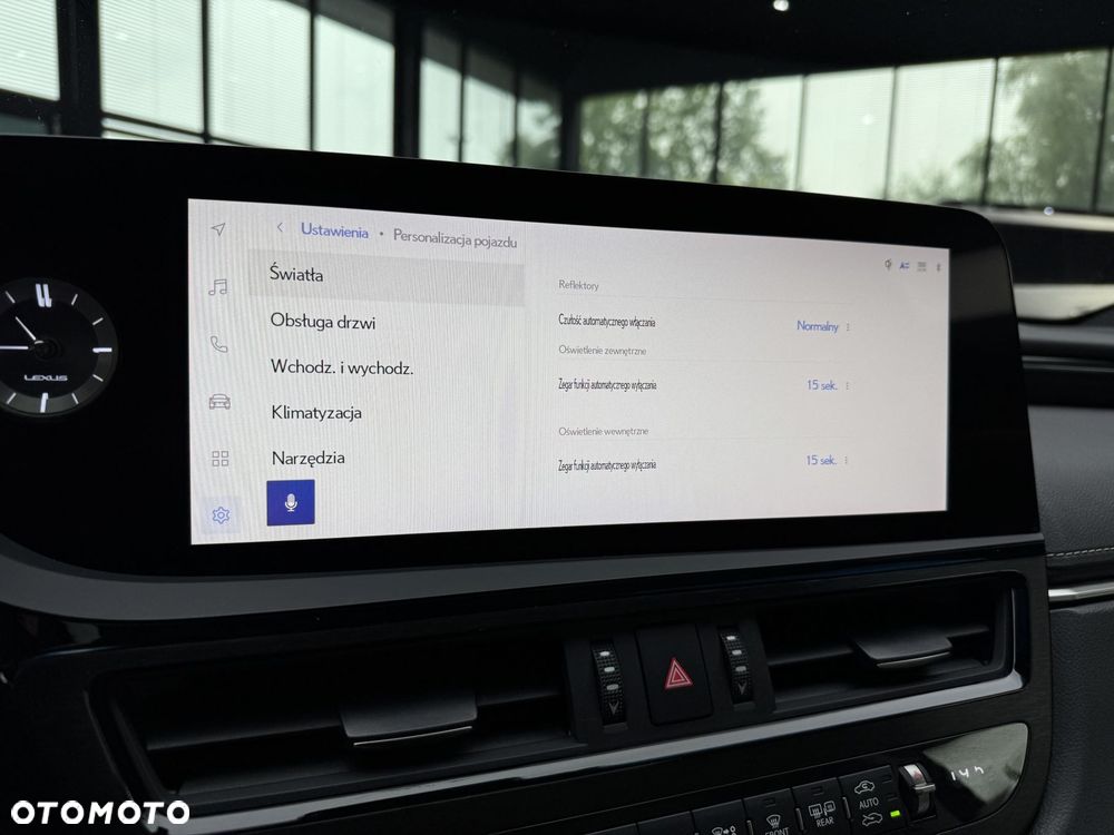 Lexus ES 300h Business Edition - 36