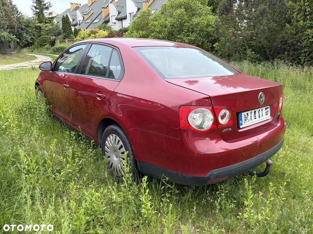 Volkswagen Jetta 1.6 Comfortline - 8