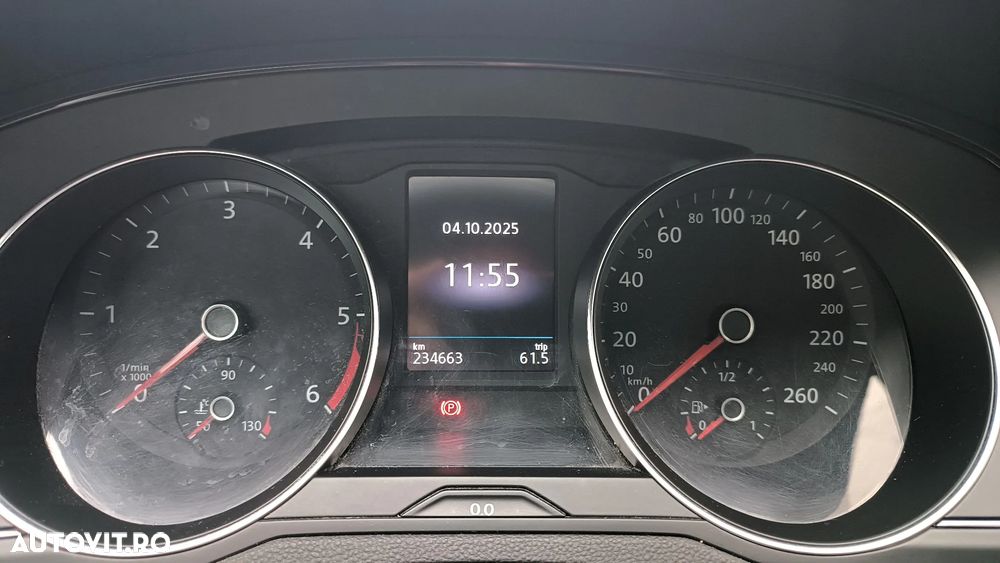 Volkswagen Passat 2.0 TDI DSG Trendline - 22