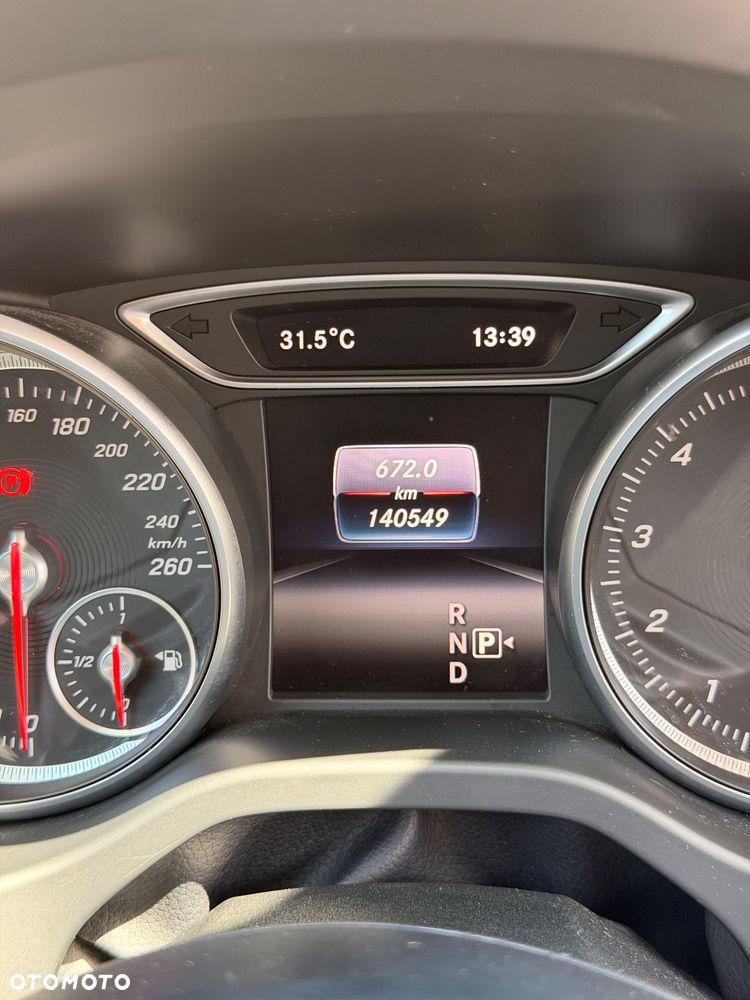 Mercedes-Benz CLA 200 7G-DCT AMG Line - 8