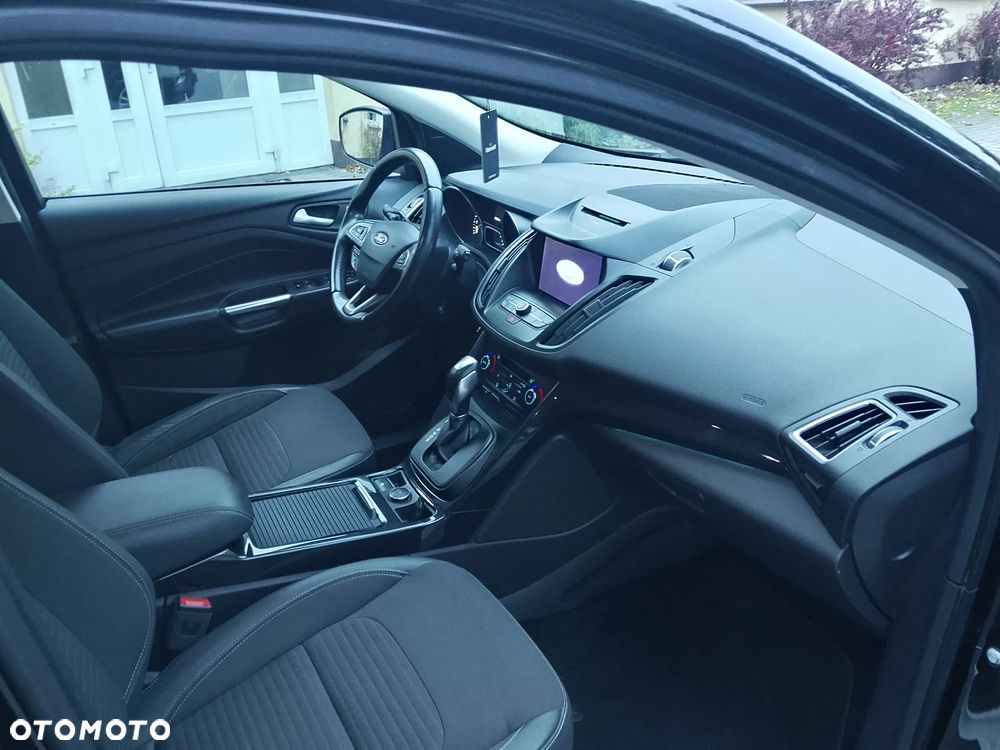 Ford Kuga - 12