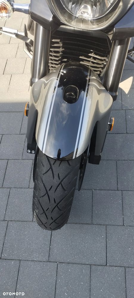 Suzuki Boulevard - 17
