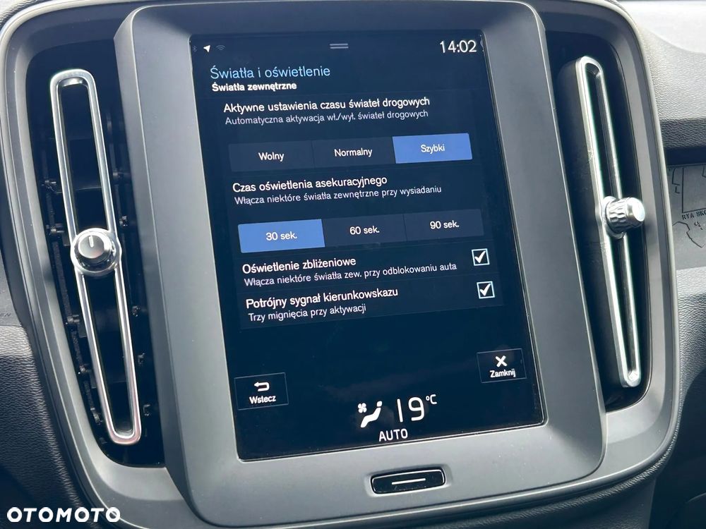 Volvo XC 40 T3 Momentum Pro - 27