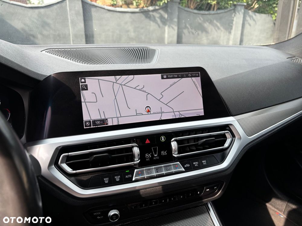 BMW Seria 3 320d xDrive Edition M Sport Shadow - 21