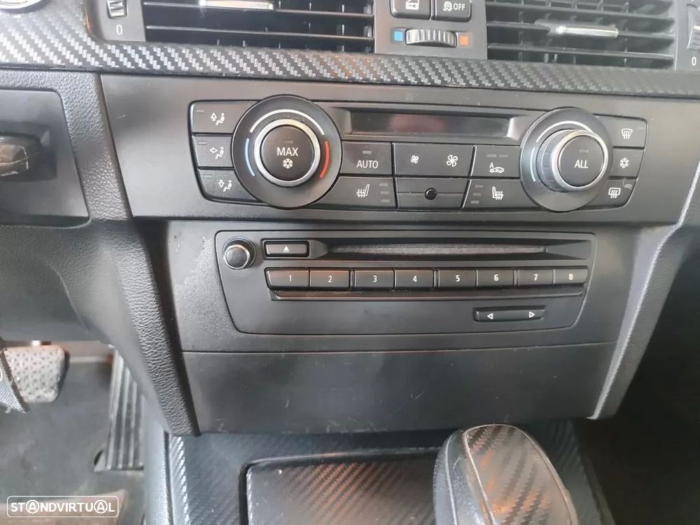 BMW 320 d Coupe Edição M Auto - 33